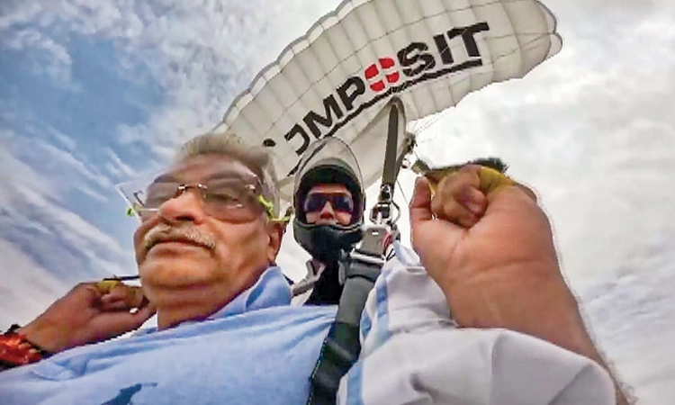 Skydiving; ಕೇಂದ್ರ ಸಚಿವ ಗಜೇಂದ್ರ ಶೇಖಾವತ್‌ ವೀಡಿಯೋ ವೈರಲ್‌