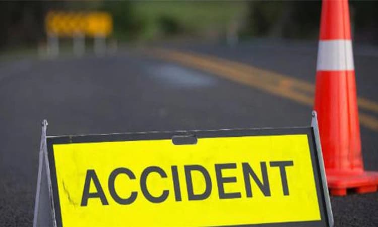 Road Mishap ಬಸ್‌ ಢಿಕ್ಕಿ; ಸ್ಕೂಟರ್‌ ಸವಾರರಿಗೆ ಗಾಯ
