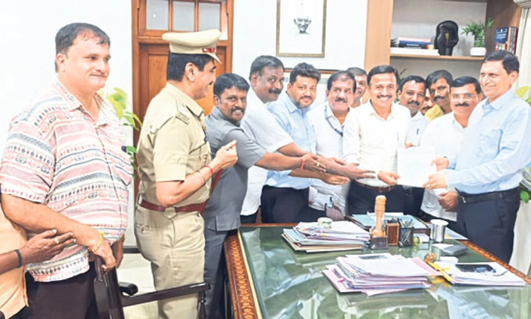 7th Pay Commission: ಕೆಲಸಕ್ಕೆ ಸರಕಾರಿ ನೌಕರರ ಗೈರು: 23ಕ್ಕೆ ನಿರ್ಧಾರ