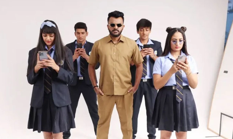 Chandan Shetty; ಸೈಡ್ ಬಿ ಟ್ರೇಲರ್ ನೊಂದಿಗೆ ಬಂದು ವಿದ್ಯಾರ್ಥಿ ವಿದ್ಯಾರ್ಥಿನಿಯರು