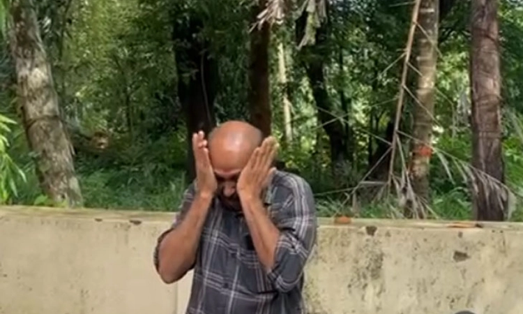 Love Jihad; ಮಗಳನ್ನು ನಟೋರಿಯಸ್ ನಿಂದ ರಕ್ಷಿಸಿ: ಕಣ್ಣೀರು ಹಾಕಿದ ತಂದೆ