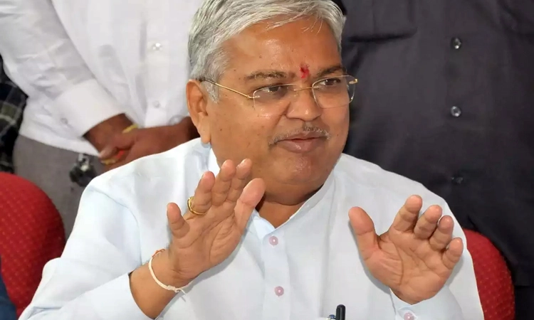 Chitradurga: ಆಡಳಿತ ನಡೆಸುವವರೇ ಹಗರಣದಲ್ಲಿ ಭಾಗಿಯಾದ್ರೆ ಹೇಗೆ ? ಗೋವಿಂದ‌ ಕಾರಜೋಳ ಪ್ರಶ್ನೆ