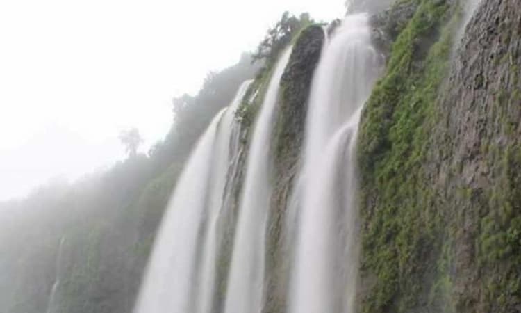 Baba Waterfall:ಭಾರೀ ಫೇಮಸ್ಸು ಬಾಬಾ ಫಾಲ್ಸ್:ಅಂಬೋಲಿಗಿಂತ ಇಲ್ಲಿ ಪ್ರವಾಸಿಗರ ಸಂಖ್ಯೆ ಅಧಿಕ