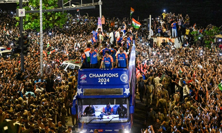 Team India: ಮುಂಬೈಯಲ್ಲಿ ಮುಗಿಲು ಮುಟ್ಟಿದ ಅಭಿಮಾನಿಗಳ ಸಂಭ್ರಮ!