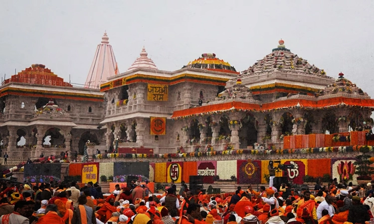 Ayodhya Ram Mandir: ಅಯೋಧ್ಯೆ ಅರ್ಚಕರಿಗೆ ವಸ್ತ್ರ ಸಂಹಿತೆ, ಮೊಬೈಲ್‌ ಬಳಕೆಗೂ ನಿಷೇಧ