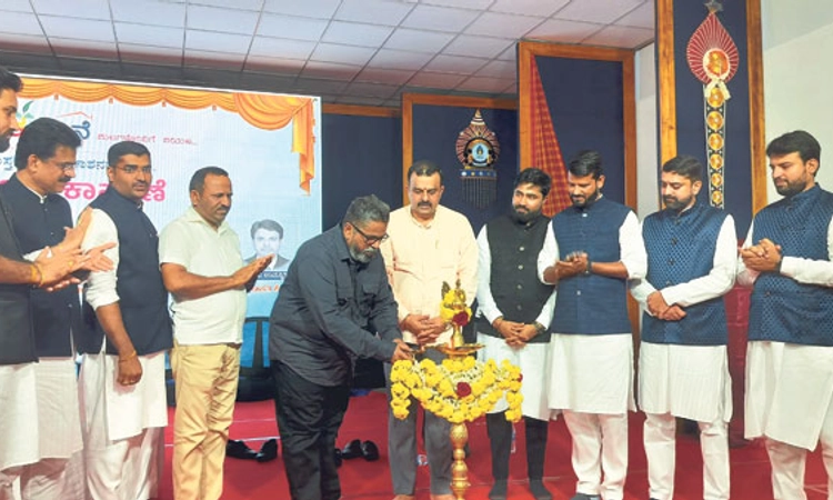 Ajekar ಪುಸ್ತಕ ಮನೆ ಪ್ರಕಾಶನದ ವಿವಿಧ ಪುಸ್ತಕಗಳ ಅನಾವರಣ