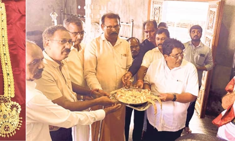 Uchila Shree Mahalaxmi Temple: 400 ಗ್ರಾಂ ತೂಕದ ಲಕ್ಷ್ಮೀ ಸರ ಸಮರ್ಪಣೆ