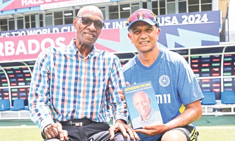 ಭಾರತದ ಕ್ರಿಕೆಟಿಗರಿಗೆ ವೆಸ್ಲಿ ಹಾಲ್‌ ಗಿಫ್ಟ್