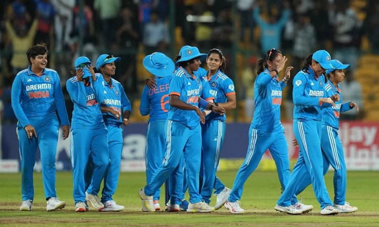 ಮಂಧನಾ, ಕೌರ್‌, ಕಾಪ್‌, ವೋಲ್ವಾರ್ಟ್‌ ಶತಕ: ವನಿತೆಯರಿಗೆ ಏಕದಿನ ಸರಣಿ