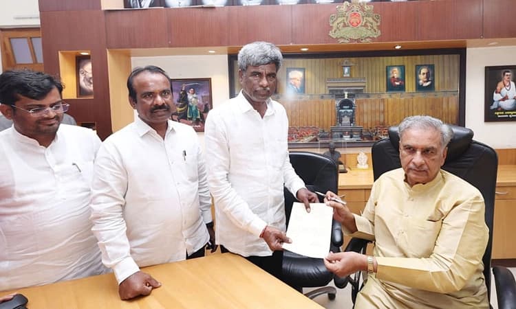 ಬೊಮ್ಮಾಯಿ, ಕುಮಾರಸ್ವಾಮಿ, ಕೋಟ ಶ್ರೀನಿವಾಸ ಪೂಜಾರಿ ರಾಜೀನಾಮೆ