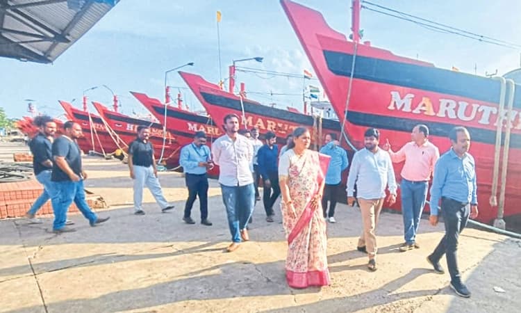 ತ್ವರಿತಗತಿಯಲ್ಲಿ ತೇಲುವ ಜೆಟ್ಟಿ ಕಾಮಗಾರಿ ಮುಗಿಸಲು ಸೂಚನೆ