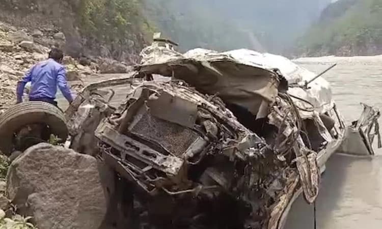 Uttarakhand: ಕಮರಿಗೆ ಉರುಳಿದ ಟಿಟಿ ವಾಹನ; ಕನಿಷ್ಠ 12 ಮಂದಿ ದುರ್ಮರಣ