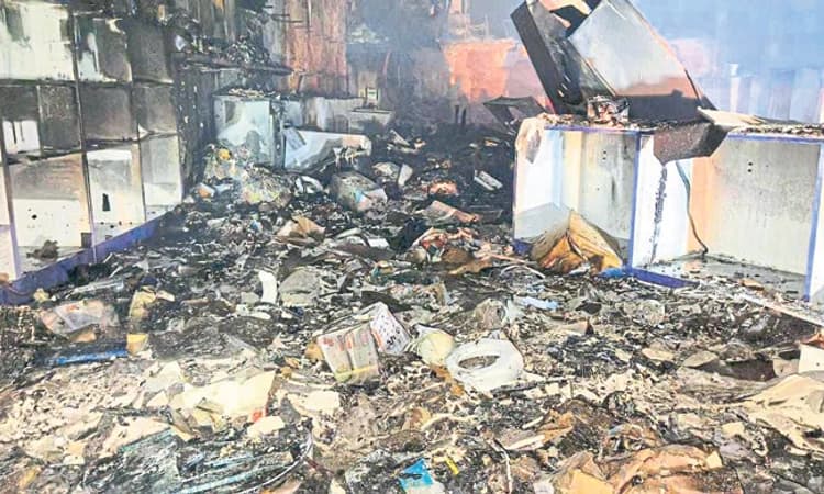 Trasi ; ಎಲೆಕ್ಟ್ರಾನಿಕ್ಸ್‌ ಶೋರೂಂಗೆ ಬೆಂಕಿ; ಕೋಟ್ಯಂತರ ರೂ. ನಷ್ಟ