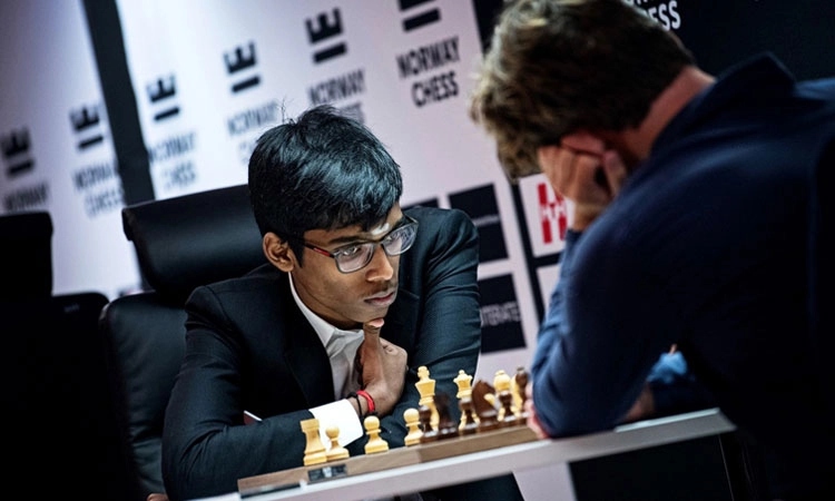 Norway Chess tournamen: ನಂ. ವನ್‌ ಕಾರ್ಲ್ಸನ್‌ ಕೆಡಹಿದ ಪ್ರಜ್ಞಾನಂದ