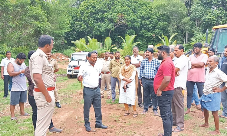 ಕೇರಳಕ್ಕೆ ವಿದ್ಯುತ್‌ ಸಾಗಾಟಕ್ಕೆ ಟವರ್‌ ನಿರ್ಮಾಣ; ಇನ್ನಾದಲ್ಲಿ ಭಾರೀ ಪ್ರತಿಭಟನೆ