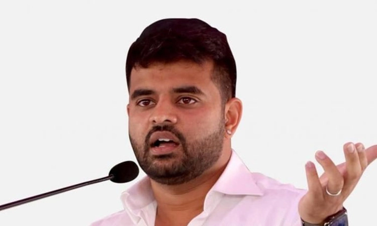 Pen Drive Case; ಏರ್‌ಪೋರ್ಟ್‌ನಲ್ಲಿ ಪ್ರಜ್ವಲ್‌ಗೆ “ಸ್ವಾಗತಿ’ಸಲು ಎಸ್‌ಐಟಿ ಸಿದ್ದತೆ !