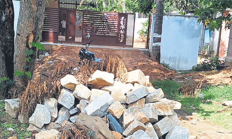 K.R.Pete: ತೆಂಡೇಕೆರೆ ಗ್ರಾಮದಲ್ಲಿ ದಲಿತ ಕುಟುಂಬಕ್ಕೆ ಸಾಮಾಜಿಕ ಬಹಿಷ್ಕಾರ