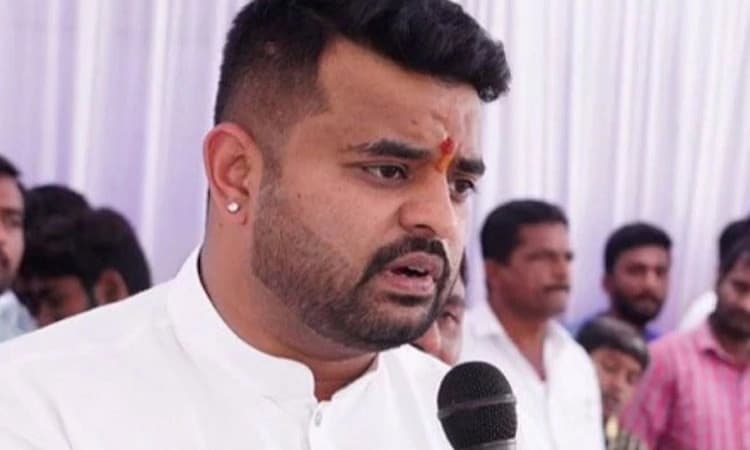 ಇನ್ನೂ ಬಾರದ ಪ್ರಜ್ವಲ್‌ ನಡೆ ನಿಗೂಢ; ಸಂತ್ರಸ್ತೆಯರ ಹೇಳಿಕೆ ದಾಖಲಿಸಿ ಎಸ್‌ಐಟಿ ತನಿಖೆ