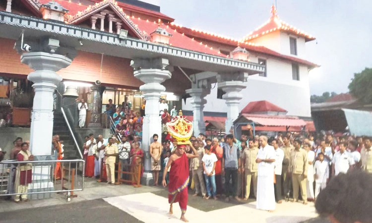 Dharmasthala ಹತ್ತನಾವಧಿ ಉತ್ಸವ; ಯಕ್ಷಗಾನ ಮೇಳದ ವಾರ್ಷಿಕ ತಿರುಗಾಟಕ್ಕೆ ಮಂಗಳ