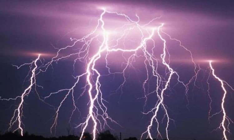 Kasaragod: ಊಟ ಮಾಡಿ ಕುಳಿತ್ತಿದ್ದಾಗ ಸಿಡಿಲು ಬಡಿದು ಸಾವು