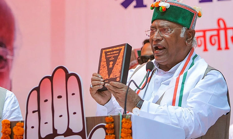 China ನಮ್ಮ ಜಾಗ ಅತಿಕ್ರಮಿಸಿದೆ, 56 ಇಂಚಿನ ಎದೆ ಎಲ್ಲಿದೆ?: ಖರ್ಗೆ