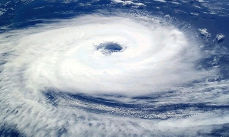 Cyclone ; ಪಶ್ಚಿಮ ಬಂಗಾಳದಲ್ಲಿ ರೆಡ್ ಅಲರ್ಟ್: ಭಾನುವಾರ ರಾತ್ರಿ ಅಪ್ಪಳಿಸಲಿರುವ ಚಂಡಮಾರುತ