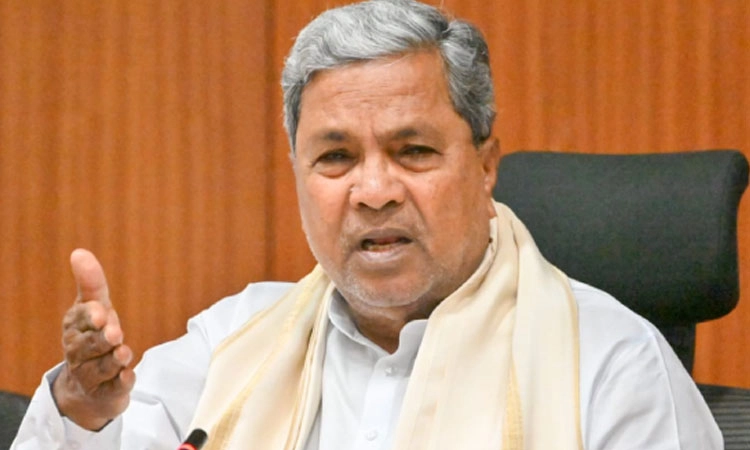 Cm Siddaramaiah: ಸಿಎಂ ಮೈಸೂರು ಭೇಟಿ ಹಿನ್ನೆಲೆ; ದೇವೇಗೌಡರ ಕಟೌಟ್‌ ತೆರವು