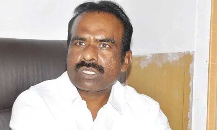 Politics: ಕಾಂಗ್ರೆಸ್ ಗ್ಯಾರಂಟಿಗಳಲ್ಲಿಯೇ ಕಾಲಹರಣ ಮಾಡುತ್ತಿದೆ: ಎನ್ ರವಿಕುಮಾರ್ ವಾಗ್ದಾಳಿ