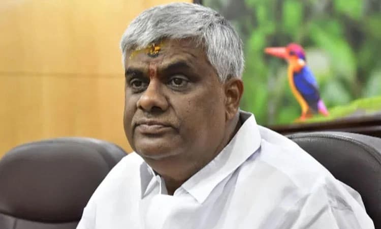 Hasan: ಲೈಂಗಿಕ ದೌರ್ಜನ್ಯ ಪ್ರಕರಣ; 20 ದಿನಗಳ ನಂತರ ತವರಿಗೆ ಆಗಮಿಸಿದ ಎಚ್.ಡಿ.ರೇವಣ್ಣ