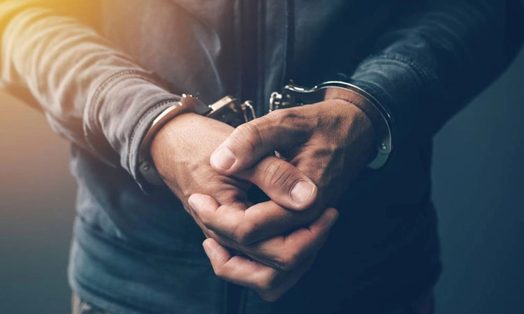 Arrest: ಬಾರ್‌ನಲ್ಲಿ ಮಾರಕಾಸ್ತ್ರ ತೋರಿಸಿ ಬೆದರಿಕೆ: ಇಬ್ಬ ರ ಸೆರೆ