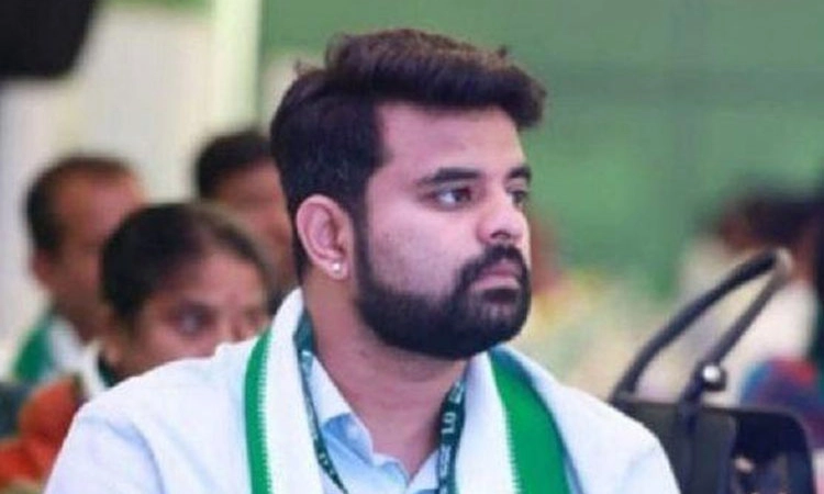 Prajwal ಬಂಧನಕ್ಕೆ ರೆಡ್‌ ಕಾರ್ನರ್‌ ಅಸ್ತ್ರ; ಕೇಂದ್ರ ಸರಕಾರಕ್ಕೆ ಪತ್ರ ಬರೆಯುವ ಸಾಧ್ಯತೆ