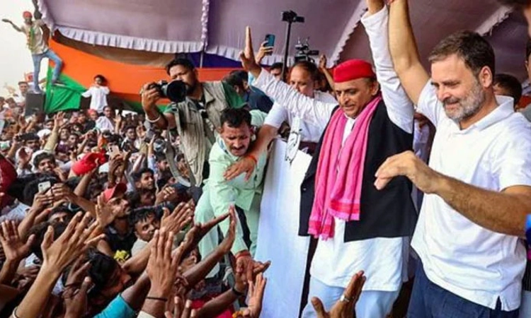 UP ರ್‍ಯಾಲಿಯಲ್ಲಿ ಗಲಾಟೆ: ಮಾತಾಡದೆ ರಾಹುಲ್‌, ಅಖಿಲೇಶ್‌ ವಾಪಸ್‌!
