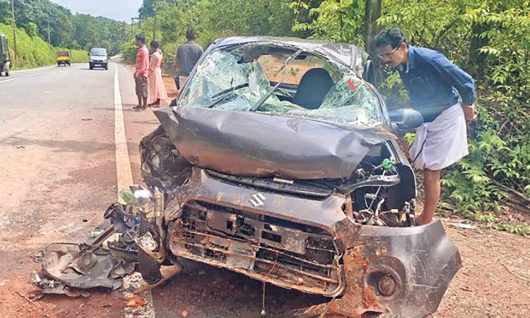 Road Mishap ಕಾರು ಅಪಘಾತ: 6 ಮಂದಿಗೆ ಗಾಯ