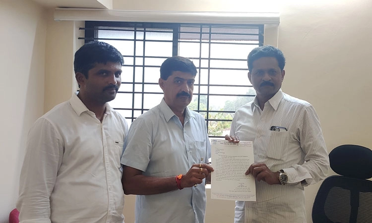 Sirsi: ಬಾರದ ಹೈನು ಪ್ರೋತ್ಸಾಹ; ಶೀಘ್ರ ಬಿಡುಗಡೆಗೆ ಒತ್ತಾಯ