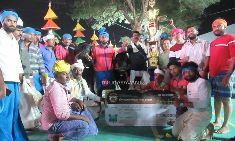 Kambala: ನೇಗಿಲು ಹಿರಿಯ ವಿಭಾಗದಲ್ಲಿ ದಿಡುಪೆಯ ಗುಂಡ ಮತ್ತು ಬಿಳಿಯೂರು ದಾಸ ಕೋಣಗಳು ಪ್ರಥಮ