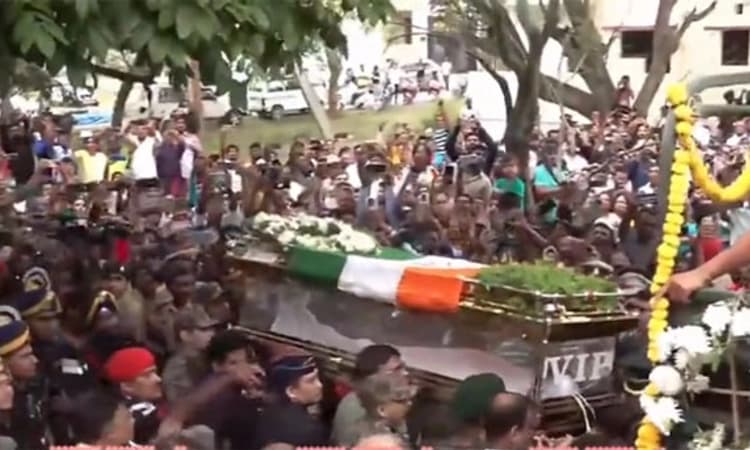 Bengaluru;ಕ್ಯಾ.ಪ್ರಾಂಜಲ್ ಅಮರ್ ರಹೇ: ಸಾವಿರಾರು ಜನರಿಂದ ಅಶ್ರುತರ್ಪಣ