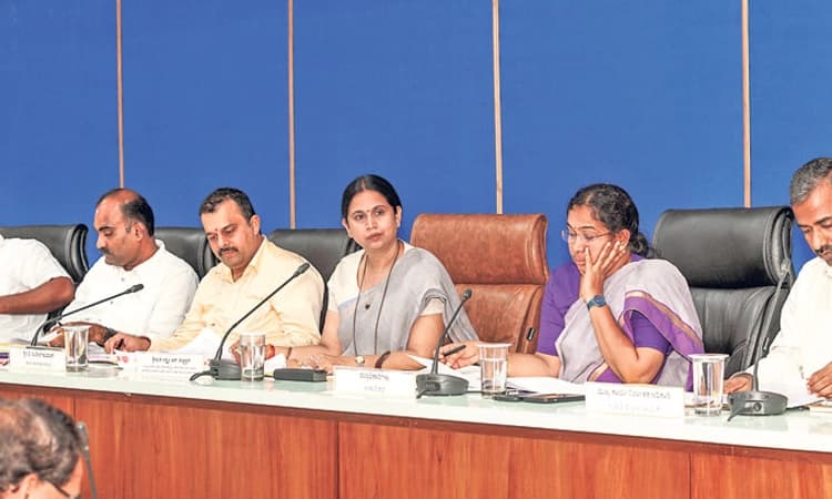 Manipal ಜನರ ಸಮಸ್ಯೆ ಪರಿಹರಿಸಿ; ಅಸಡ್ಡೆ ಸಹಿಸಲಾಗದು: ಸಚಿವೆ ಲಕ್ಷ್ಮೀ ಹೆಬ್ಬಾಳ್ಕರ್‌