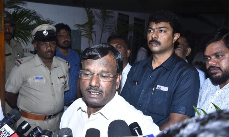 State Politics: ರಾಜ್ಯದ ಜನರ ಮುಂದೆ ರಾಜ್ಯ ಸರ್ಕಾರ ಬೆತ್ತಲಾಗಿದೆ: ಎ.ನಾರಾಯಣಸ್ವಾಮಿ