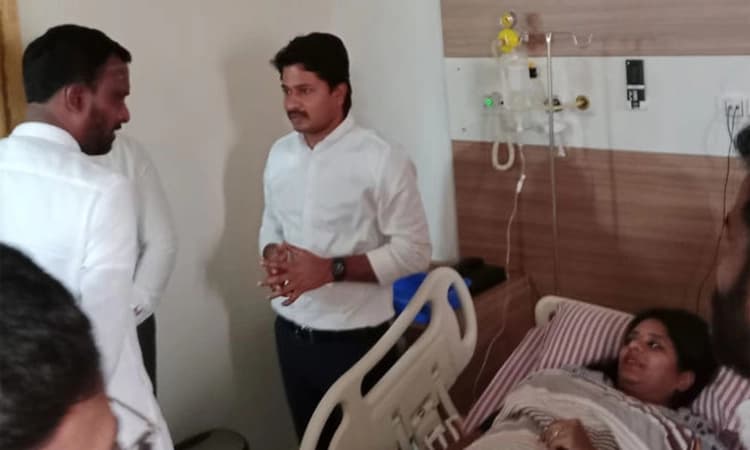 Congress ಶಾಸಕ ಕಾಶಪ್ಪನವರ ಪತ್ನಿ ವೀಣಾ ಪ್ರಯಾಣಿಸುತ್ತಿದ್ದ ಕಾರು ಅಪಘಾತ