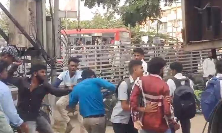 Ramanagara;ನಡುರಸ್ತೆಯಲ್ಲೇ ಯುವಕರ ಮಾರಾಮಾರಿ:ಕ್ರಮಕ್ಕೆ ಒತ್ತಾಯ