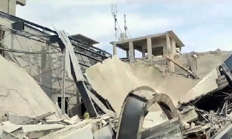 Telangana: ನಿರ್ಮಾಣ ಹಂತದಲ್ಲಿದ್ದ ಕ್ರೀಡಾಂಗಣ ಕುಸಿದು 3 ಮಂದಿ ಮೃತ್ಯು, ಹಲವರಿಗೆ ಗಾಯ