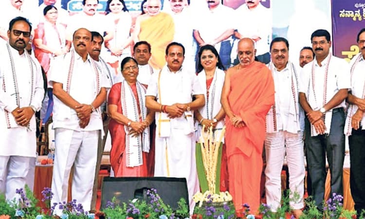 Puttur ದಾನ, ಧರ್ಮ ದೇವರ ಕಾರ್ಯ: ಒಡಿಯೂರು ಶ್ರೀ