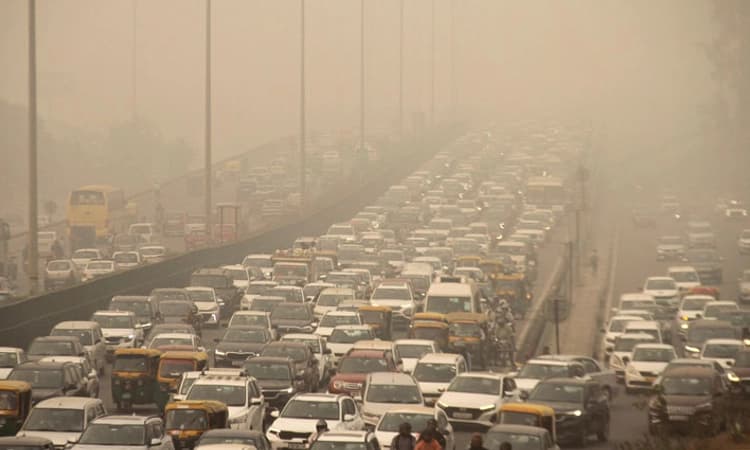 Delhi: ಮಾಲಿನ್ಯ ತಡೆಗೆ ಹರಸಾಹಸ: ದೀಪಾವಳಿಯಂದು 700 ವಾಹನಗಳಿಗೆ ಚಲನ್