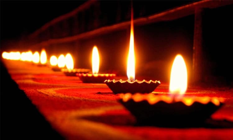 Deepavali-2023: ದೀಪಾವಳಿ ಬಂತು… ಒಂದೊಂದು ಕಡೆ ಒಂದೊಂದು ರೀತಿಯ ಗೂಡು ದೀಪ…
