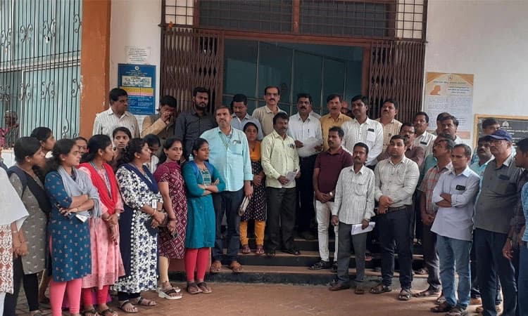 Sagara: ಸರ್ಕಾರಿ ನೌಕರನ ಮೇಲೆ ಹಲ್ಲೆ; ಆರೋಪಿ ಬಂಧನಕ್ಕೆ ಆಗ್ರಹ