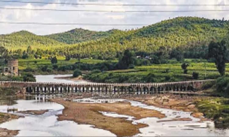Bagalkot: ಚಳಿಗಾಲದಲ್ಲಿಯೇ ಬೇಸಿಗೆಯ ಅನುಭವ!