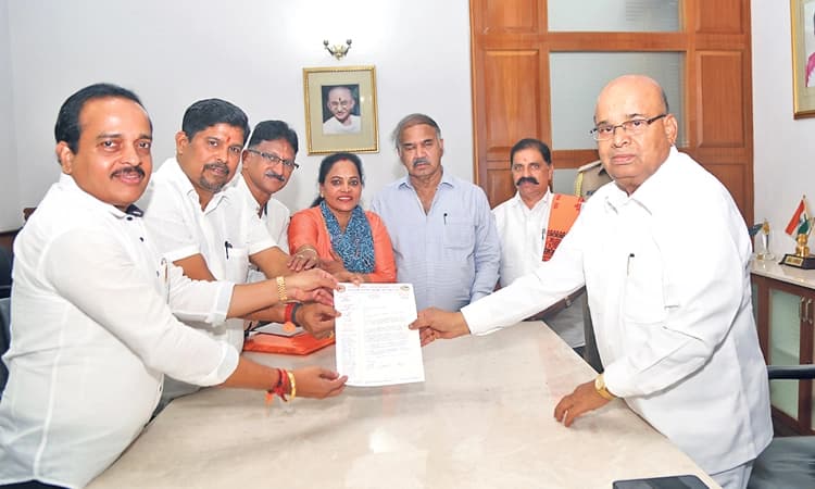 Kambala Invitation: ರಾಜ್ಯಧಾನಿಯ ಕಂಬಳಕ್ಕೆ ರಾಜ್ಯಪಾಲರಿಗೆ ಆಹ್ವಾನ