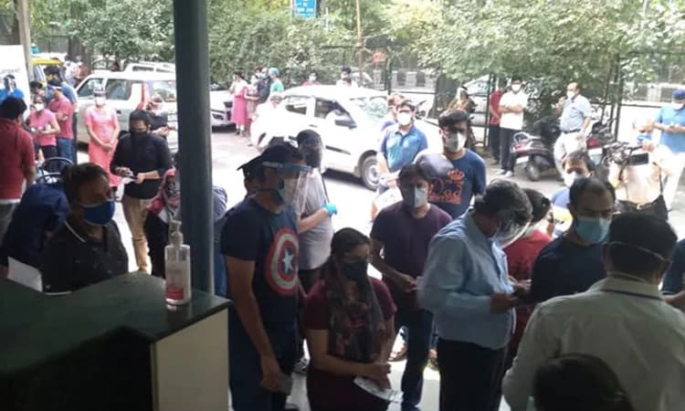 ಒಂದು ದಿನದ ಕೋವ್ಯಾಕ್ಸಿನ್ ಹಾಗೂ 4 ದಿನಗಳ ಕೋವಿಶೀಲ್ಡ್ ಲಸಿಕೆ ಸಂಗ್ರಹ ಇದೆ: ದೆಹಲಿ ಸಚಿವ