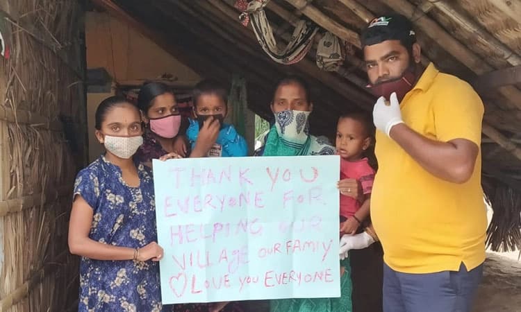 ಕೋವಿಡ್ ಸಂಕಷ್ಟಕ್ಕೆ ಮಿಡಿದ ಇಂಗ್ಲೆಂಡ್ ಸಹೋದರರು:ಹನುಮನಹಳ್ಳಿಯ 100 ಕುಟುಂಬಕ್ಕೆ ಆಹಾರದ ಕಿಟ್