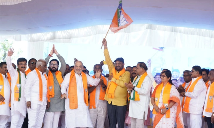 Chikkodi:ಅಮಿತ್ ಶಾ ಸಮ್ಮುಖದಲ್ಲಿ ವಿವೇಕರಾವ್ ಪಾಟೀಲ ಬಿಜೆಪಿ ಸೇರ್ಪಡೆ